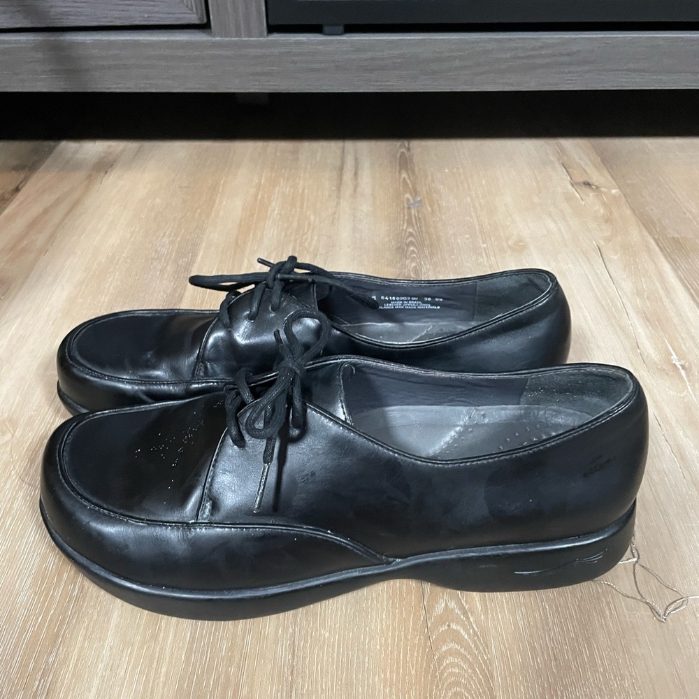 Dansko leather shoes good condition sz 10